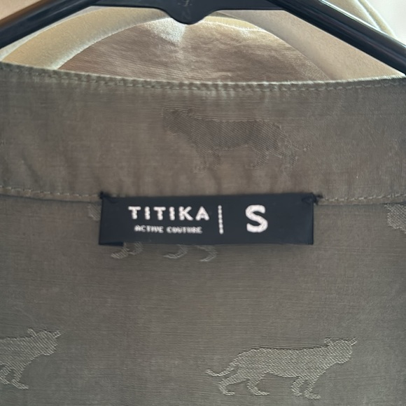 Titika Kimono, lightweight comfortable athletic cardigan/kimono. Army green. - Picture 8 of 8
